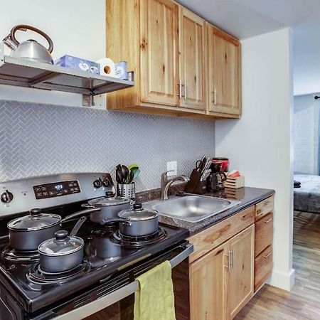 Studio W/ King Bed Near Dwtn 羅徹斯特 外观 照片