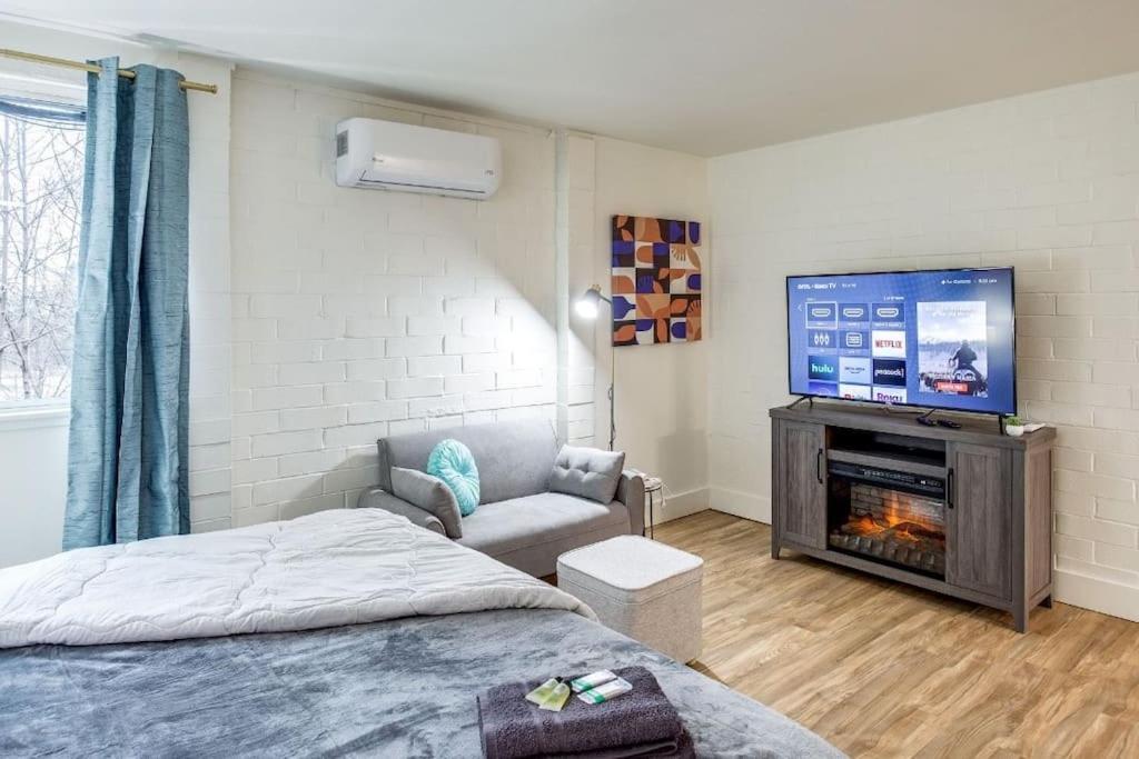 Studio W/ King Bed Near Dwtn 羅徹斯特 外观 照片